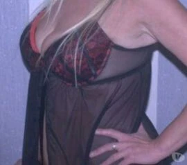 Female Escort — 3 / 7