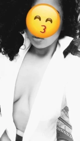 Mary Moreira — 3 / 4