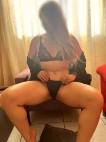 Emy Suzuki — 1 / 9