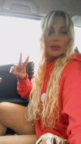 Diana Menezes — 3 / 9