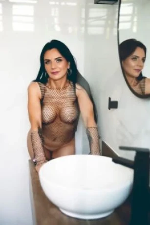 Danielly Lopes — 8 / 9