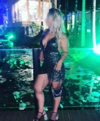 Caroline Mel — 2 / 5