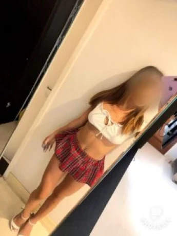 Camilla Bennett — 3 / 5