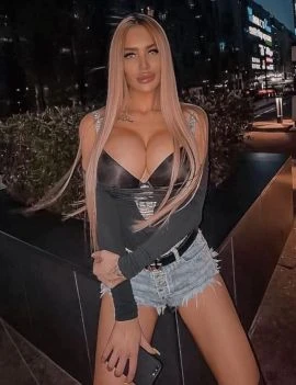Pornstar XXX — 2 / 9
