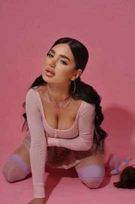 Maria — 2 / 8