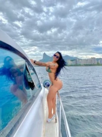 Bruna Ellen — 8 / 9