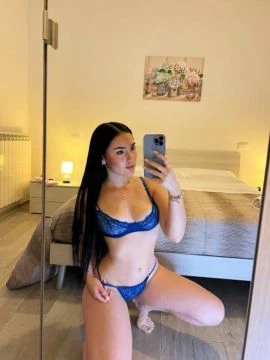 Mia, Escort, Paris