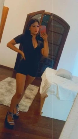 Camila Ferrari — 3 / 4