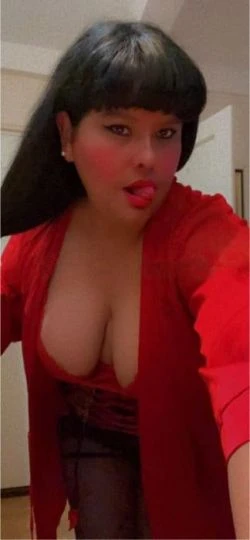 Tania — 3 / 9