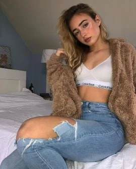 laura laura — 3 / 9