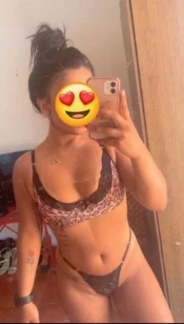 Isadora Mello — 2 / 5