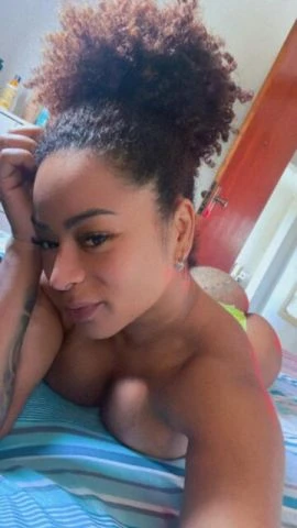 Adrielly Santana — 7 / 9