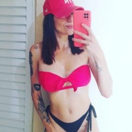 Hillary D’Ávila — 2 / 5