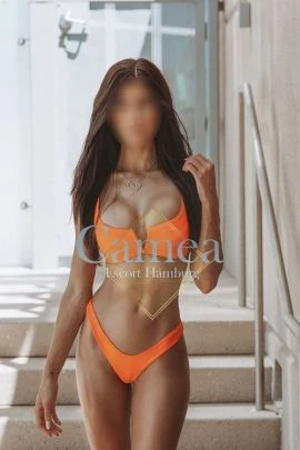 Lena — 7 / 9