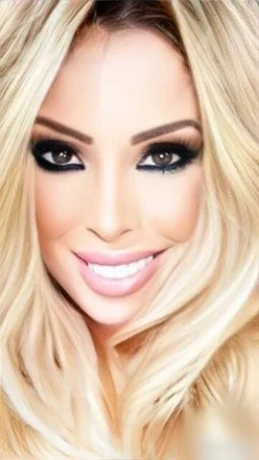 Mia Ferraz — 4 / 5