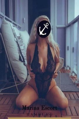 Juliana — 3 / 9