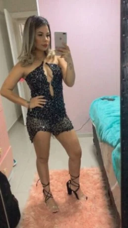 Nayara Leal — 2 / 5