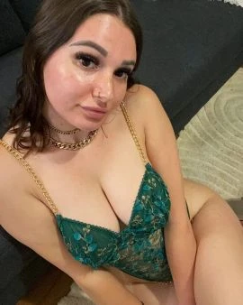 Larissa — 4 / 9