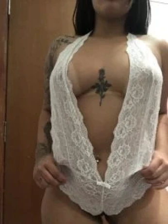 Beatriz Caroline — 4 / 9