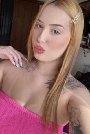 Melissa Kuhnn — 3 / 5