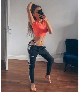Female Escort — 3 / 7