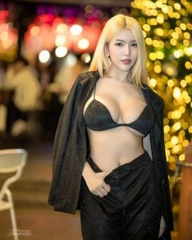 Daniella Mike — 2 / 8