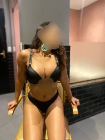 julia Reis — 3 / 5