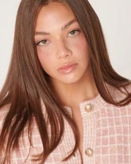 Clara — 8 / 9