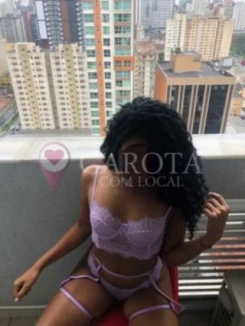 Lara Prado — 2 / 6