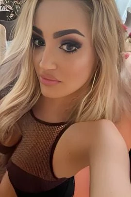 Roxi — 4 / 6