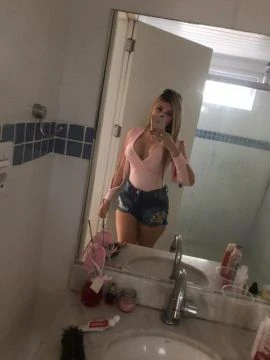 Paola Velasquez — 3 / 4