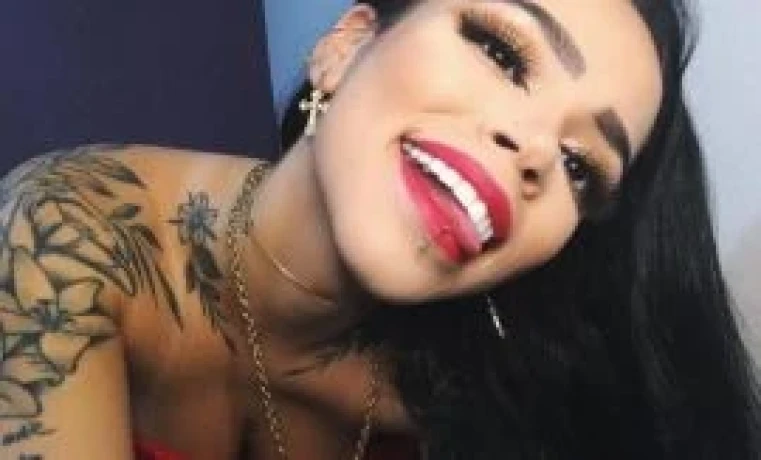 Letícia Gomes — 7 / 8