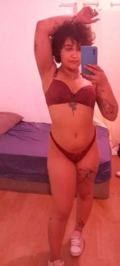 Aninha Castro, Escort, Pinhais