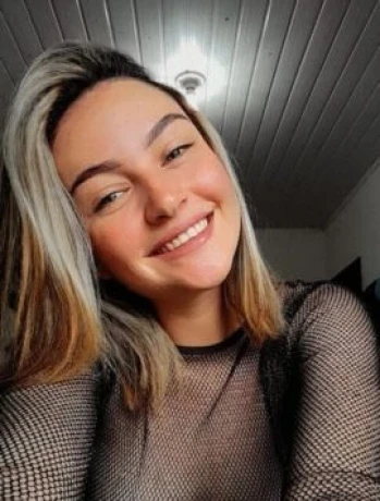 Emanuela Oliveira — 4 / 5