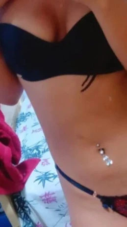 Monique Alves — 6 / 8