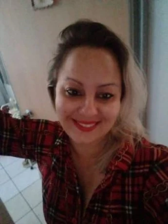 Taty Escobar — 3 / 4