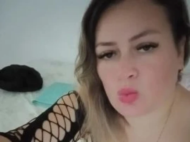 Cíntia Petry — 4 / 5