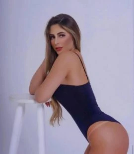 Nicole — 5 / 9