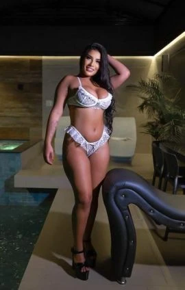 Tainá Siquerolli — 4 / 8