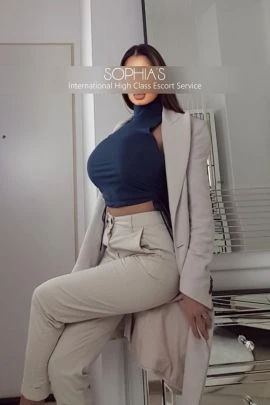 Ella — 5 / 7