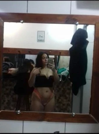 Camila Souza — 4 / 9