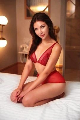 Stefanie — 5 / 9