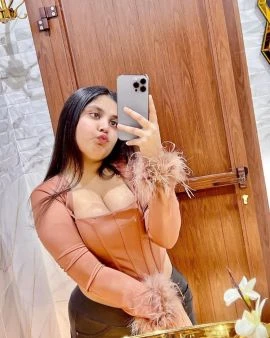 Pooja — 2 / 6