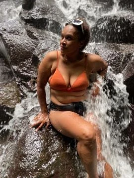 Selena maria — 2 / 4