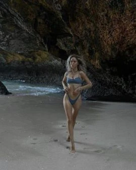 Karolina — 3 / 6