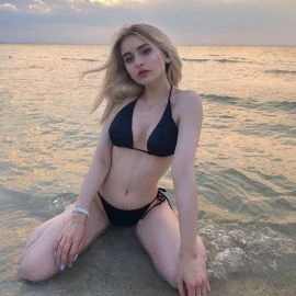 Brandi — 5 / 8