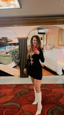 Lavinia Dias — 2 / 4