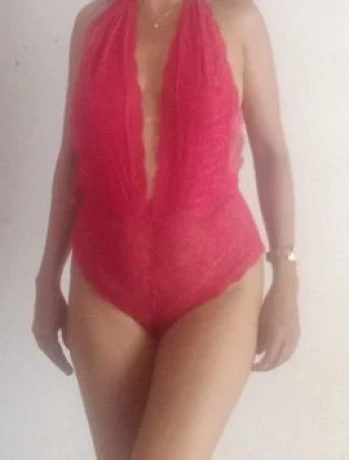 Laura Beatriz — 3 / 4