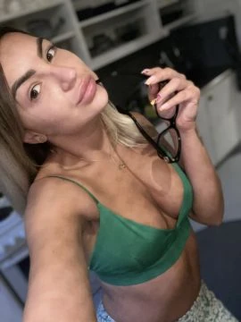 Rebekka — 7 / 9