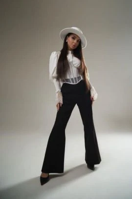 Arina — 5 / 9